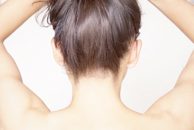 女性のうなじ