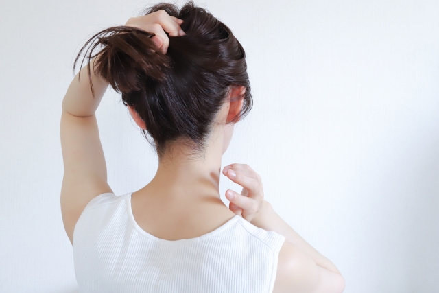 女性のうなじ