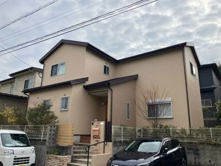 外壁色:ミッドビスケット
屋根色:ライトブラウン