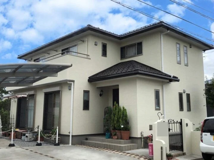 外壁色:ニュートラルホワイト
屋根色:ブラック