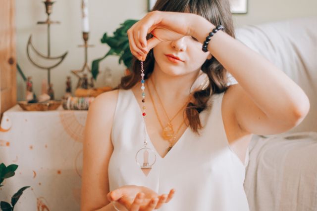 結婚相談に強い電話占いサイト5選！おすすめの占い師も紹介
