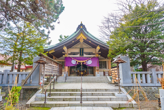 彌彦神社とは