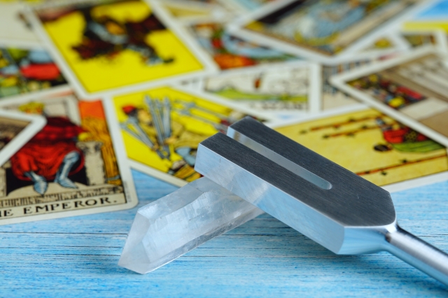 タロットカードに楽器