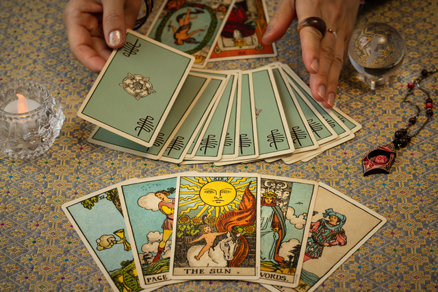 タロットカードを解釈する際の注意点