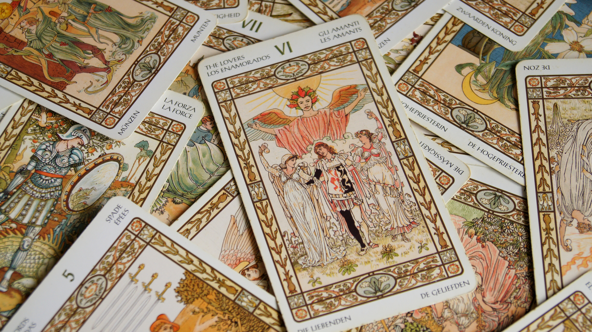 【悩み別解釈】恋愛・仕事など悩み別の愚者の意味と解釈